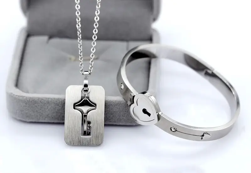 Pulsera en forma de corazón